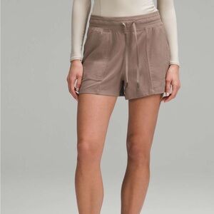 lululemon dance studio High rise Shorts 3.5